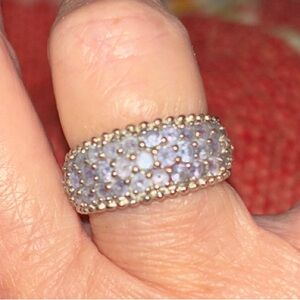 Elegant White Gold and Tanzanite Women's Ring, size 6.